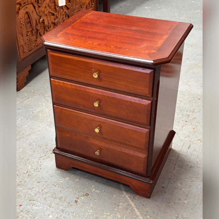 Vintage Mahogany Chest of Drawers £22