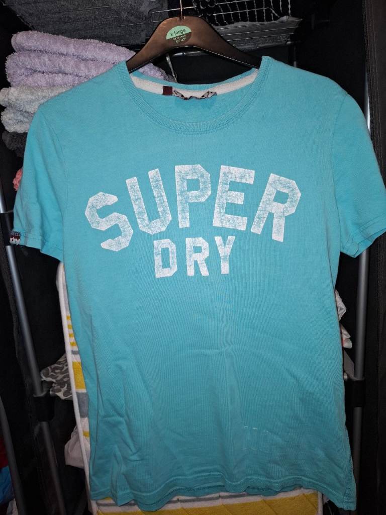 6 Mens superdry t shirts size large 