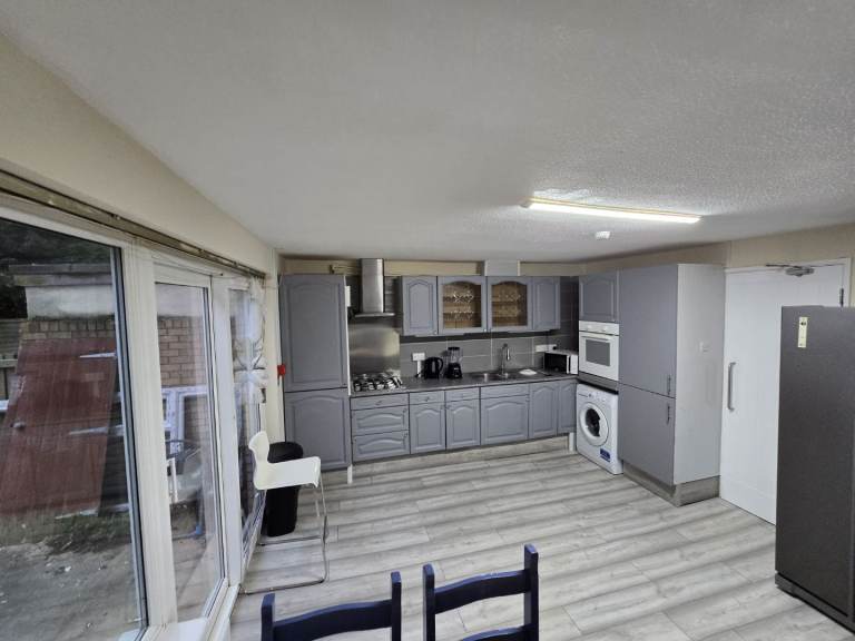 Room to Rent (grond floor) in quite area DownsBarn 