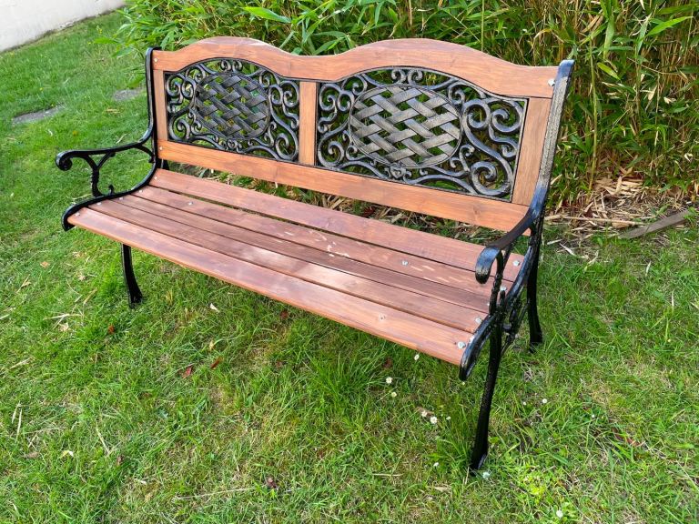Lovely Garden Bench - Wood and Cast Iron Design