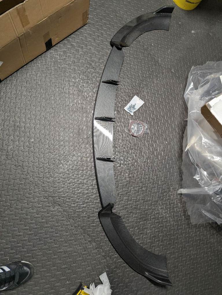 Front bumper lips spoiler carbon fibre 