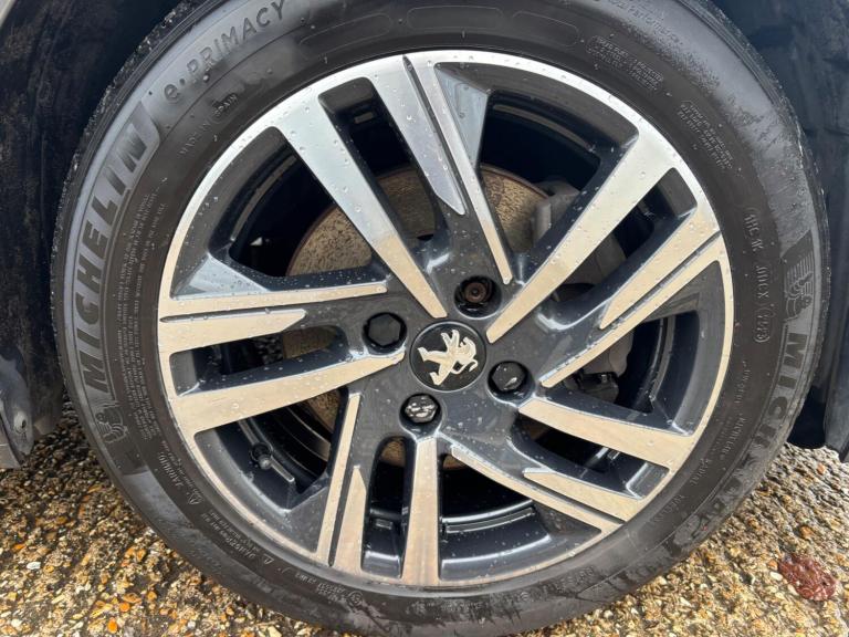 2023 Peugeot 208 1.2 PureTech 100 Allure Premium + 5dr EAT8 HATCHBACK PETROL Automatic