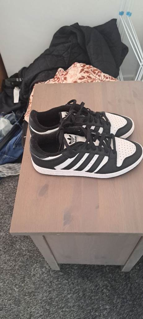 Adidas Black and White Trainers – Good Condition