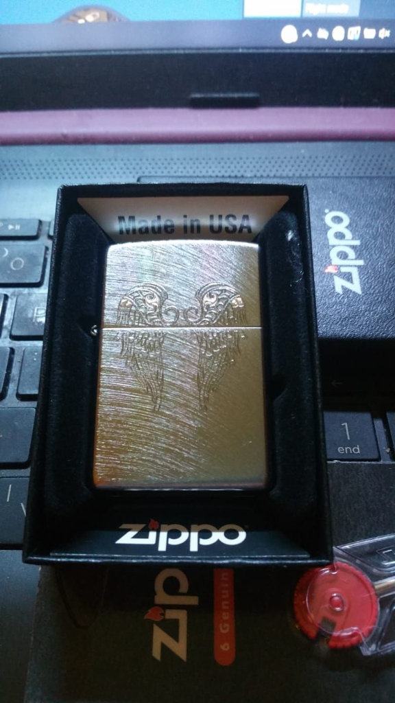 Brand new in box pretty angel wing zippo lighter & flints