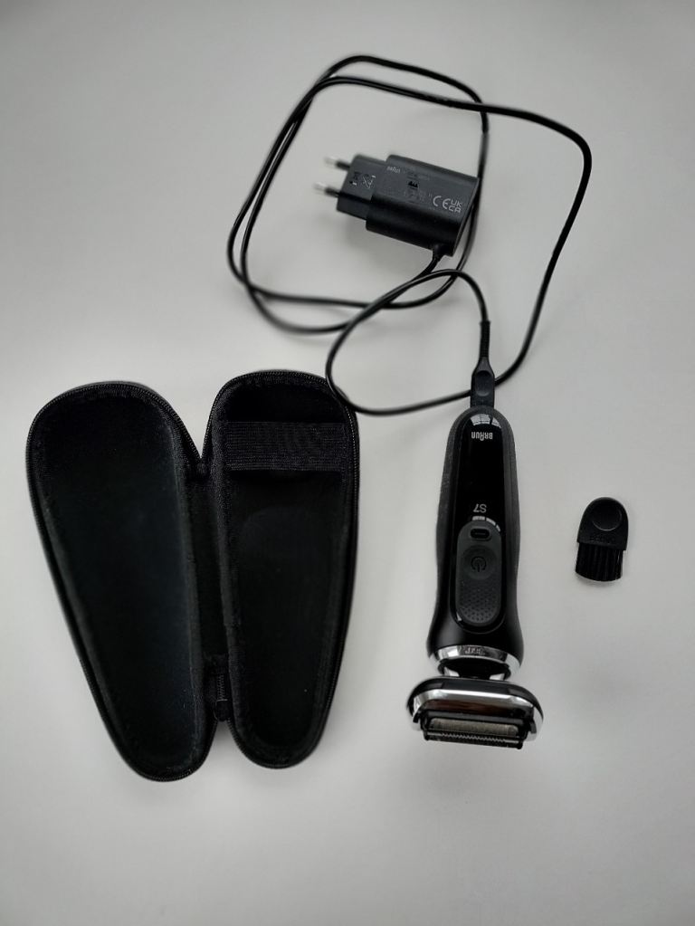 Braun S7 Electric shaver - as new