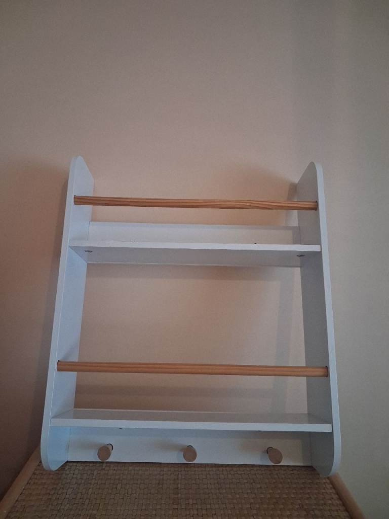Shelves unit with hooks 