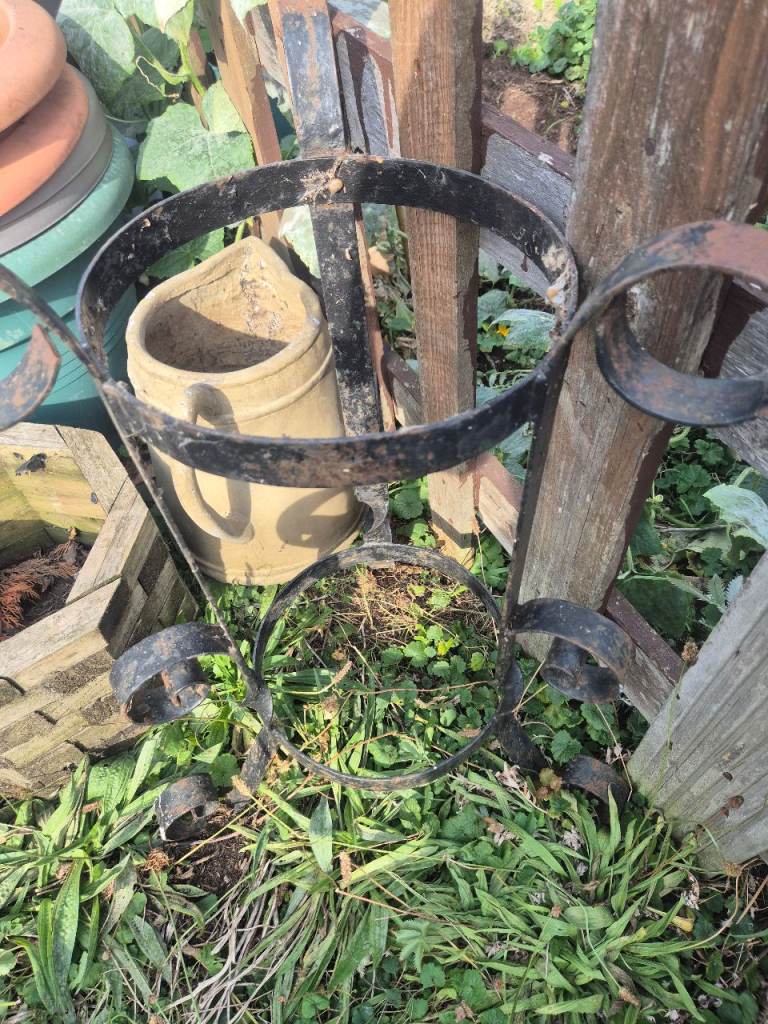 Plant stand 