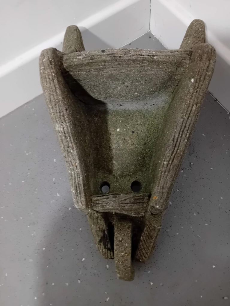 Concrete wheel barrow 