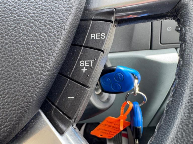 2009 Ford Transit Low Roof 8 Seater Limited TDCi 140ps MPV DIESEL Manual