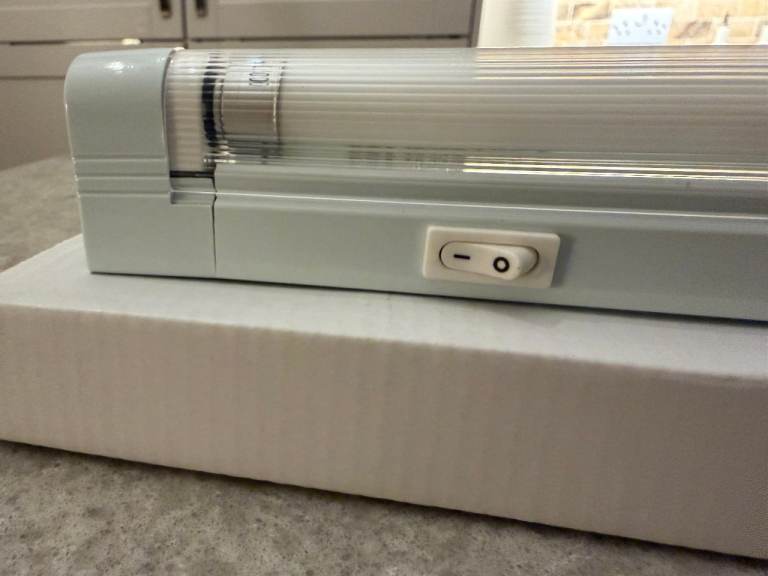Electronic Wall / Cabinet Lights (Brand New)