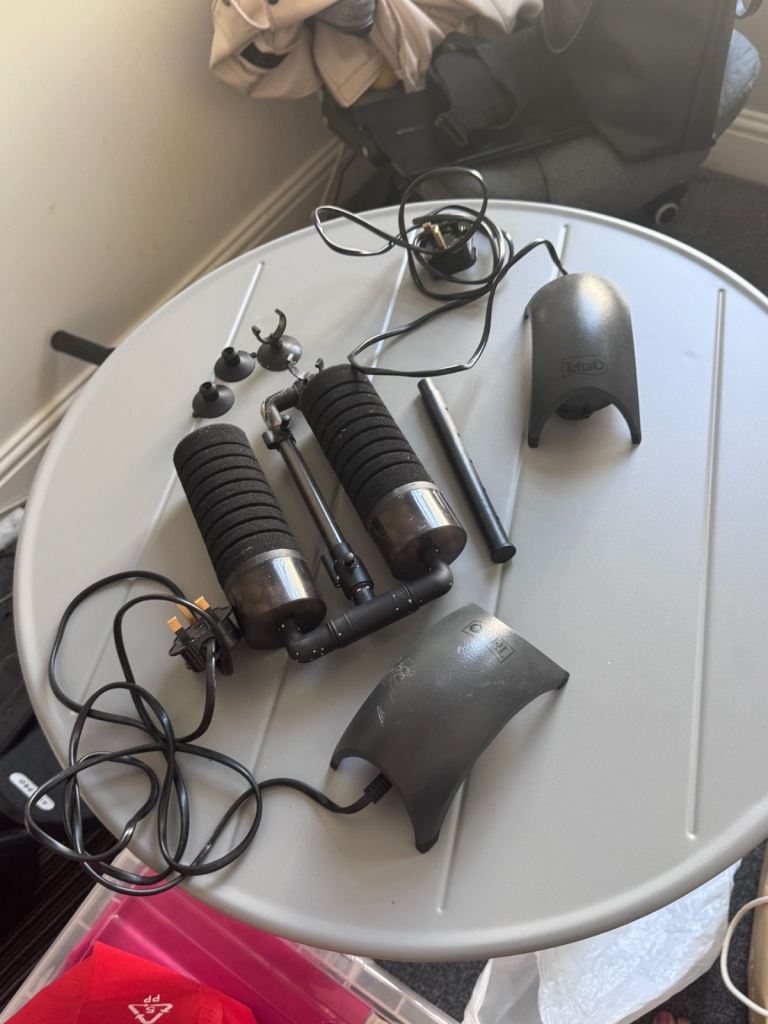 Aquarium air pumps and filters
