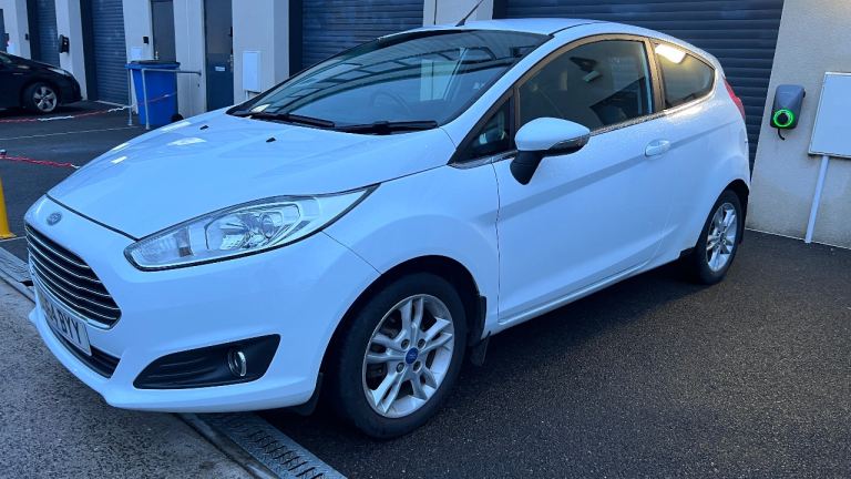 Ford, FIESTA, Hatchback, 2014, Manual, 1498 (cc), 3 doors