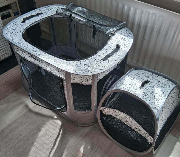 Cat pen