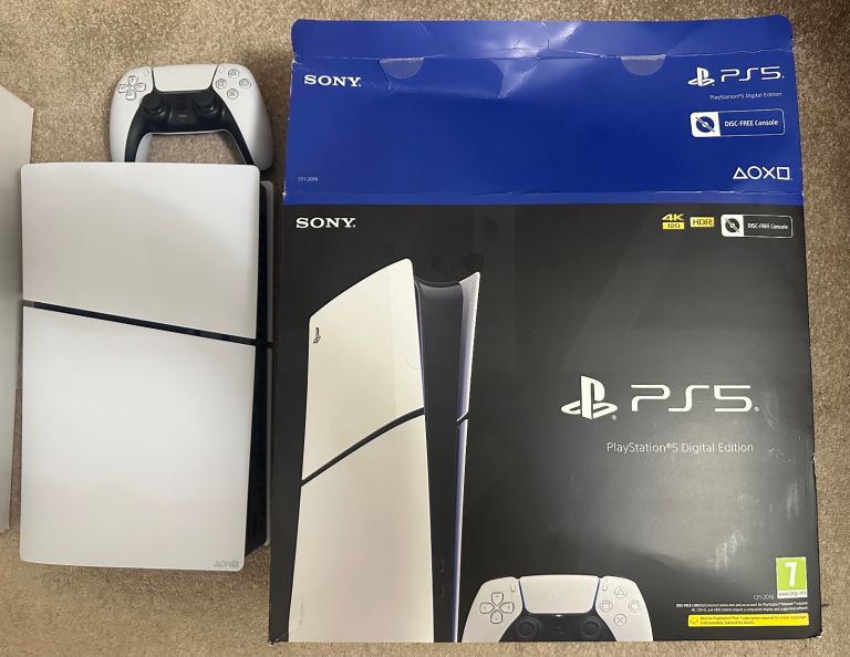 Sony PlayStation 5 Digital Edition PS5 1TB Console & Controller only used ONCE