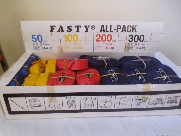 FASTYPACK,BOX OF 40 NEW STRAPS £20