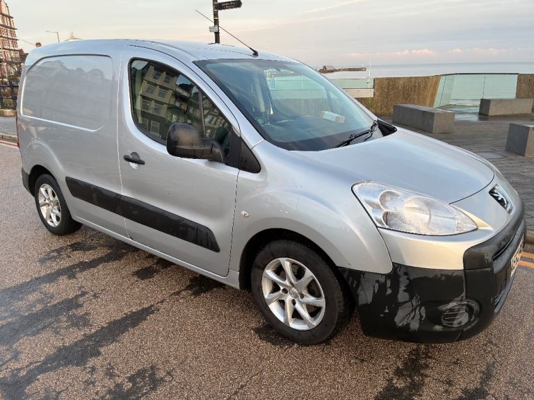 Reduced 2013 Peugeot Partner 1.6hdi business+ 3 seats