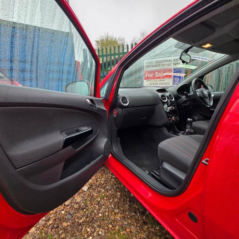 VAUXHALL CORSA D SXi EDITION FACELIFT 1.2 PETROL YEAR 2012 £35 ROAD TAX PER YEAR 12 MONTHS MOT
