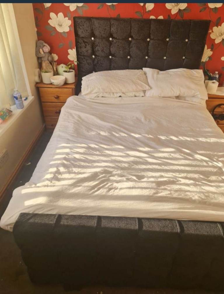 Double bed black crushed velvet 