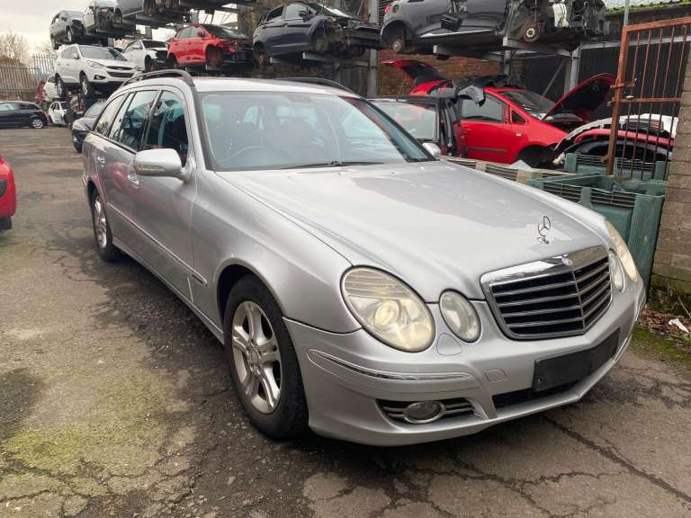 BREAKING - 2005-2007 - MERCEDES E -CLASS W211 - ALL PARTS AVAILABLE