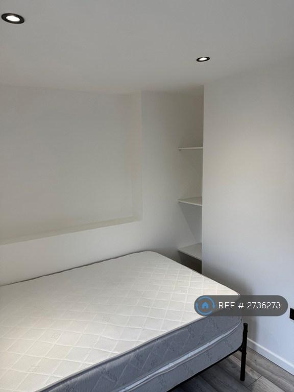 1 bedroom in Horley Road, Redhill, RH1 (#2736273)