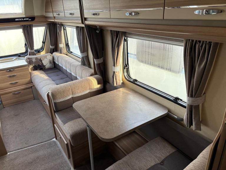 STERLING ECCLES AMETHYST -TWIN AXLE- FIXED BED + SIDE DINETTE + MOTORMOVER