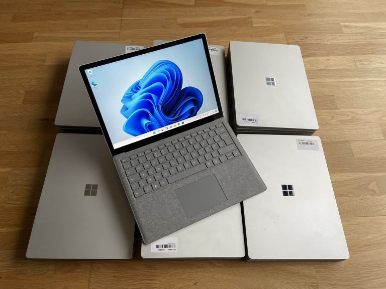 As new Microsoft surface laptop 2 Core i5 8TH GEN 8GB RAM 256GB SSD 4K