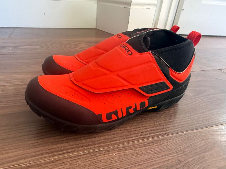 Giro Terraduro Mid Cycling Shoes - Red/Black, Size 44, As Good As New