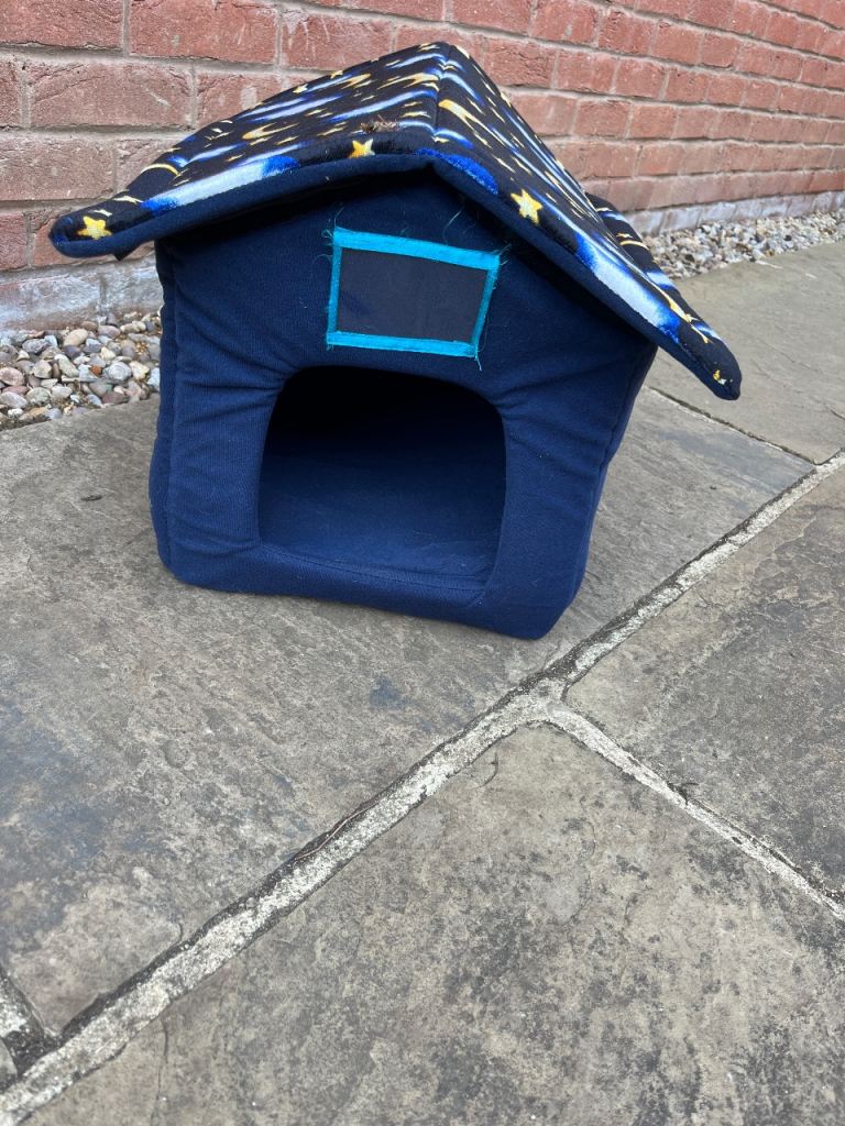 Cat / small dog house