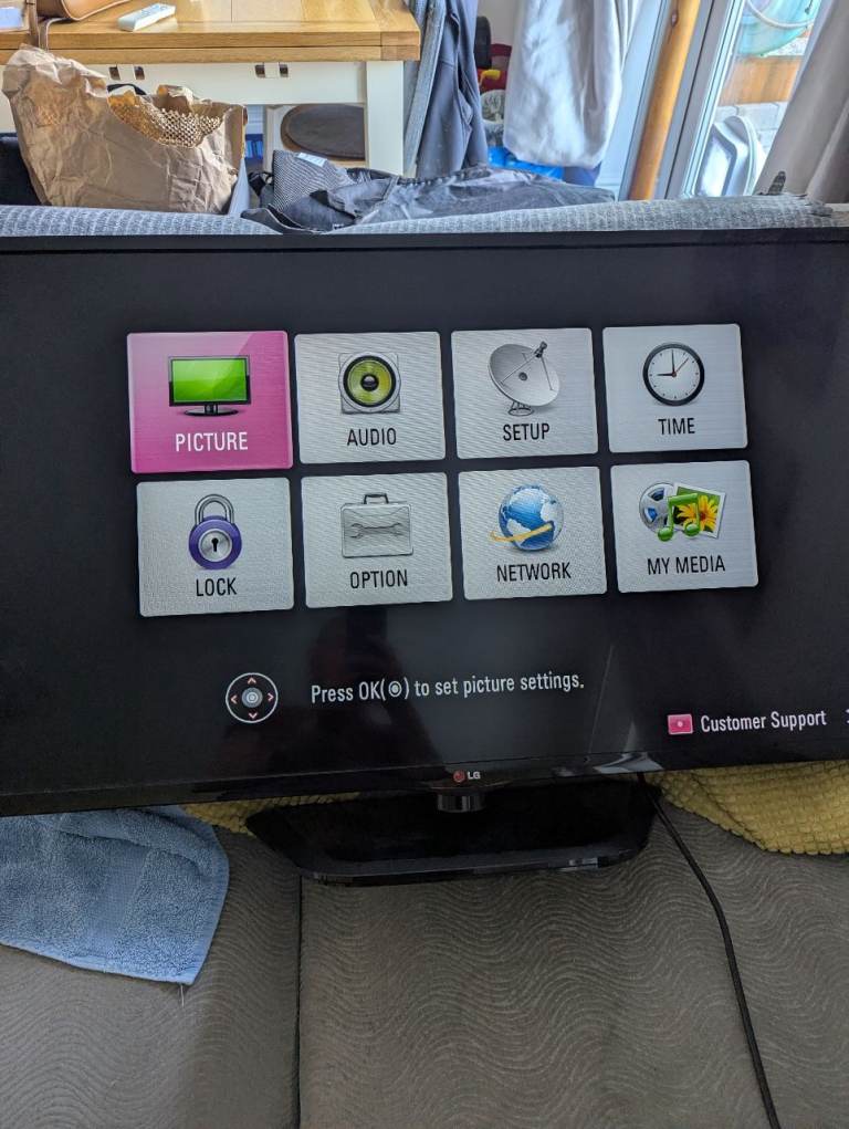 42" LG TV 