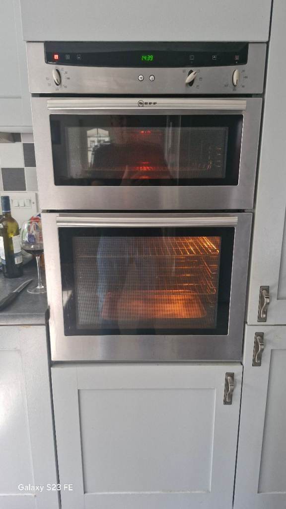 Neff Integrated Double Oven – Good Condition