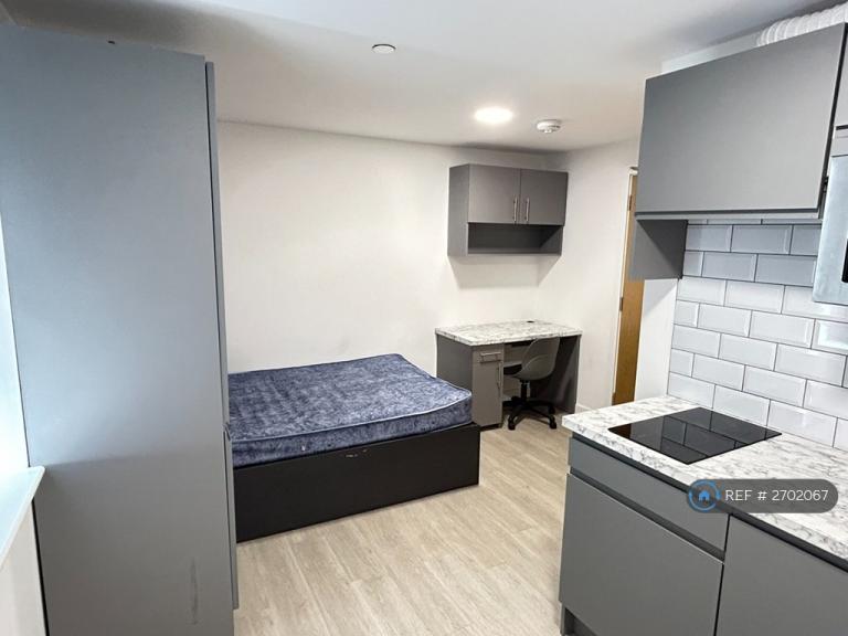 Studio flat in Humphrey Road, Manchester, M16 (#2702067)