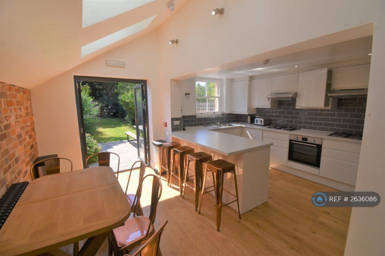 6 bedroom house in Donnington Road, Reading, RG1 (6 bed) (#2636086)