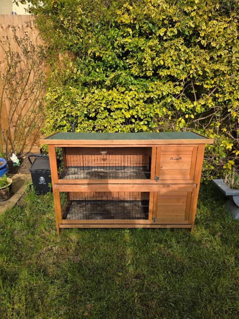 Double Rabbit/guinea pig hutch 