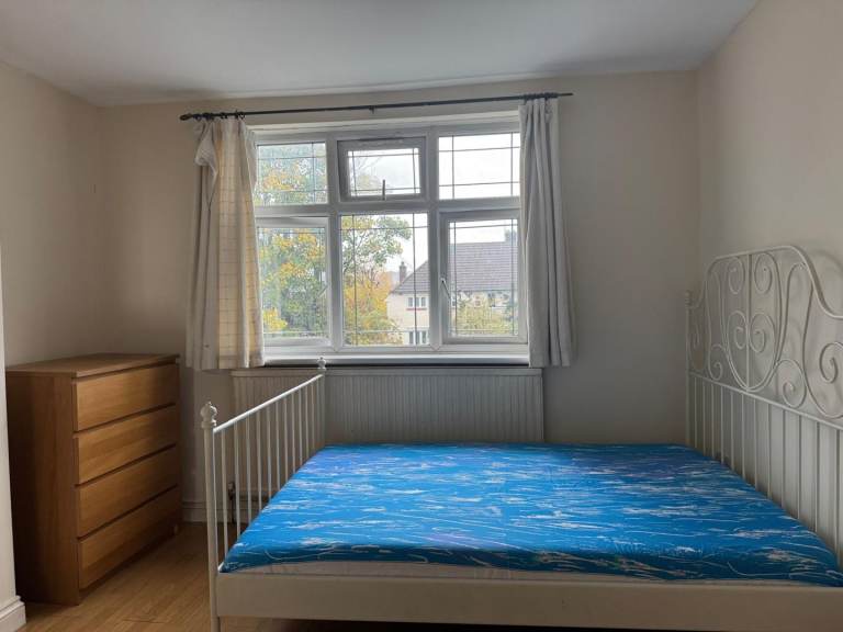 2 Double room fully furnished available for 2 Girls/2 Boys/Couples
