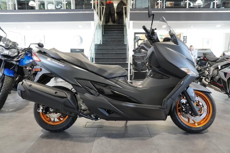 Suzuki Burgman 400, 2026, Metallic Matt Black. IN STOCK NOW... NOW ONLY £6899