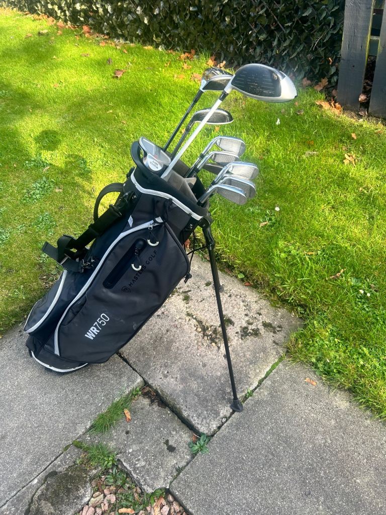 Taylormade golf club set