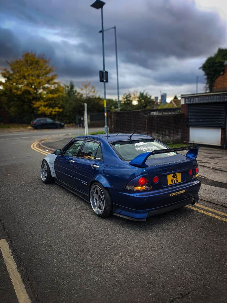 Lexus IS200 Supercharged Modified 