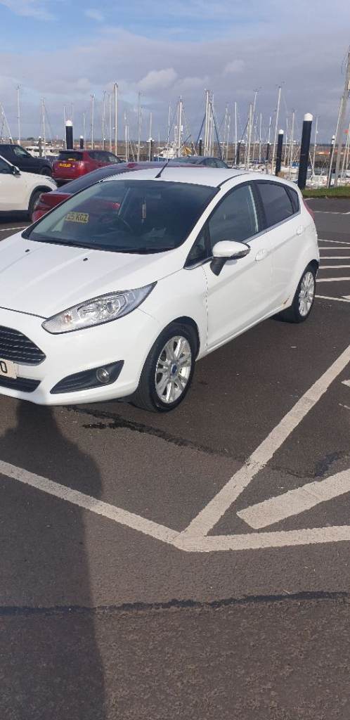 Ford, FIESTA, Hatchback, 2015, Manual, 1498 (cc), 5 doors