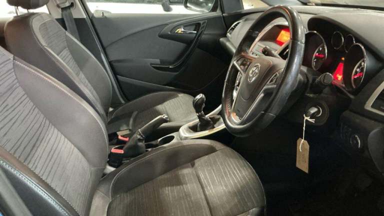 2015 Vauxhall Astra 1.6i 16V Excite 5dr HATCHBACK PETROL Manual