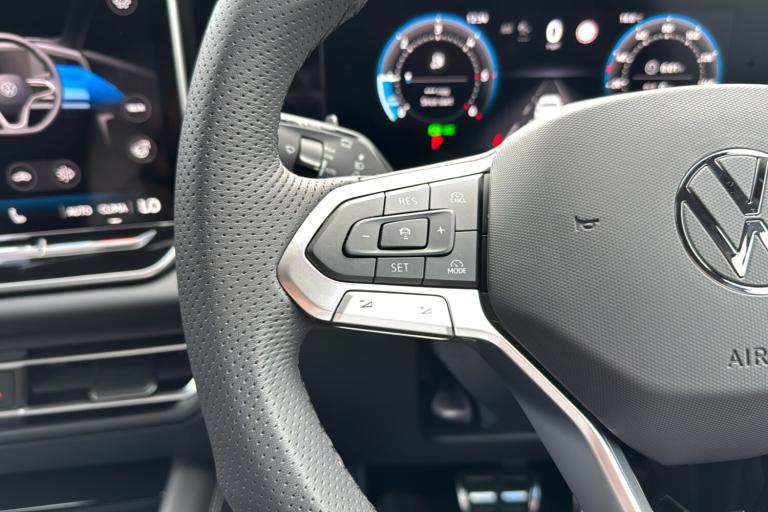  Volkswagen Tiguan 2.0 Tdi R Line Suv 5dr Diesel Dsg Euro 6 s/s 150 Ps Diesel