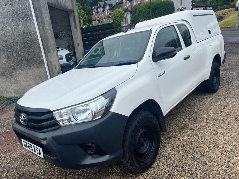 Toyota Hilux 2.4 D-4D Active Pickup Extended Cab 4dr Diesel Manual 4WD Euro 6 (3.5t) (15 Diesel M...