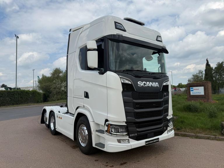 SCANIA S660 V8 2021 (71) EURO 6, SLEEPER CAB, 6X2 REAR LIFT TRACTOR UNIT