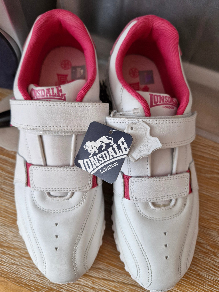   Ladies Lonsdale trainers. Brand new.