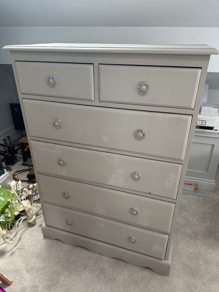 Solid pine chest of drawers 