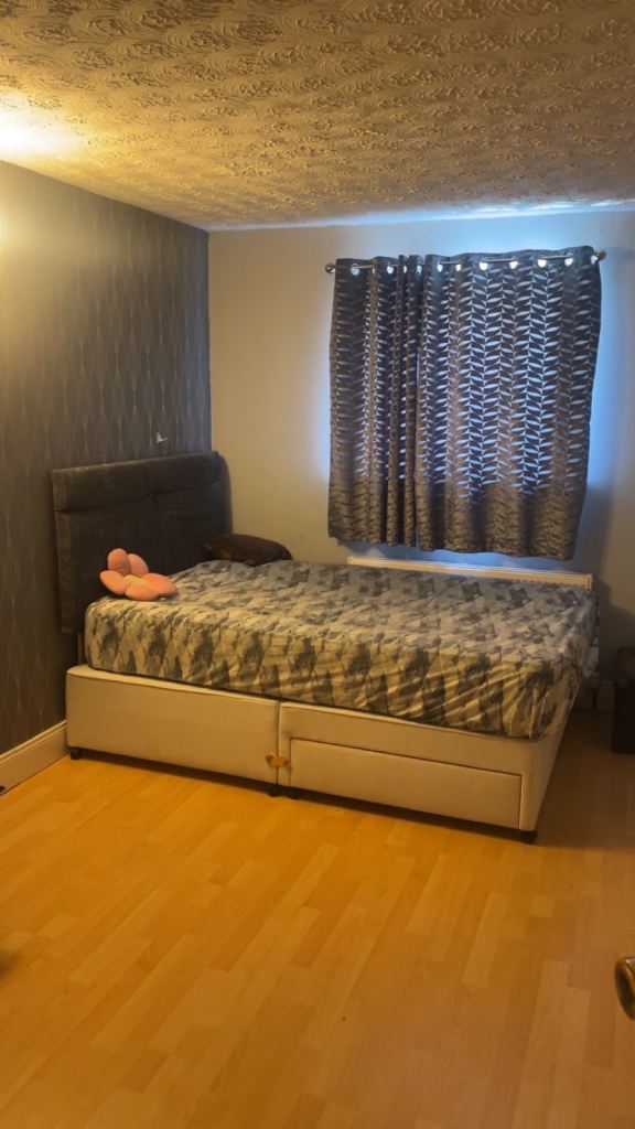 Room cumbernauld village for rent 