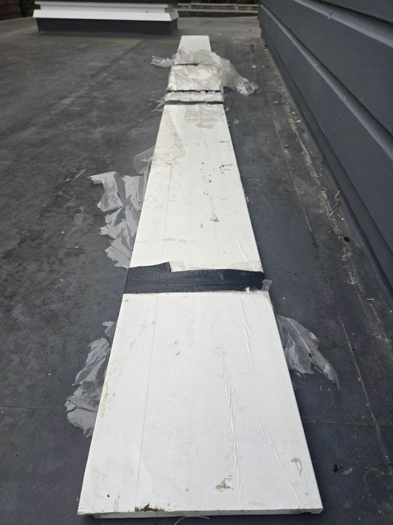 New Lipless Fascia  Board White - Leftovers  3820mm long 250mm wide