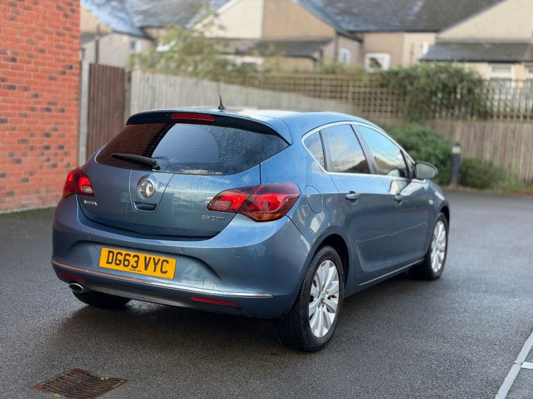 Vauxhall, ASTRA, Hatchback, 2013, Manual, 1956 (cc), 5 doors