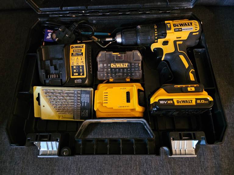 DeWALT 18V brushless & cordless drill set