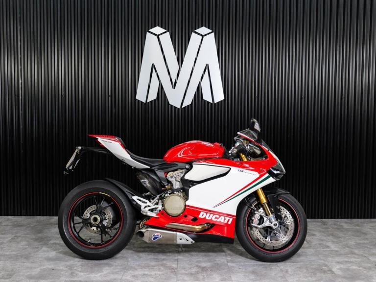 2013 Ducati 1199 Panigale 1199 S Tricolore Super Sports Petrol Manual (184 ps)