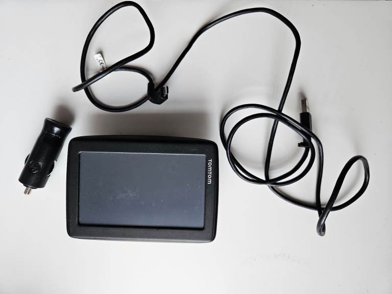 TOMTOM SAT NAV 4en42 Z1230 - EXCELLENT CONDITION - £18